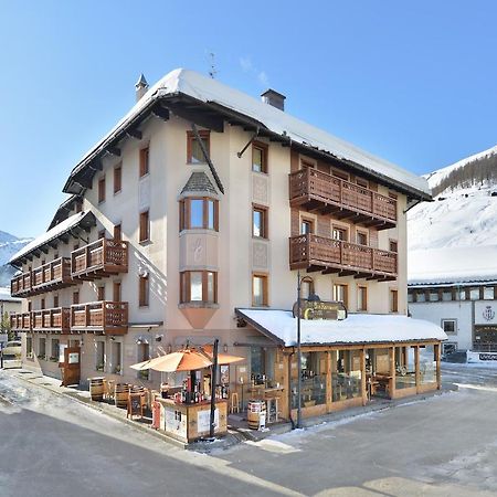 Hotel Compagnoni Livigno Exteriör bild