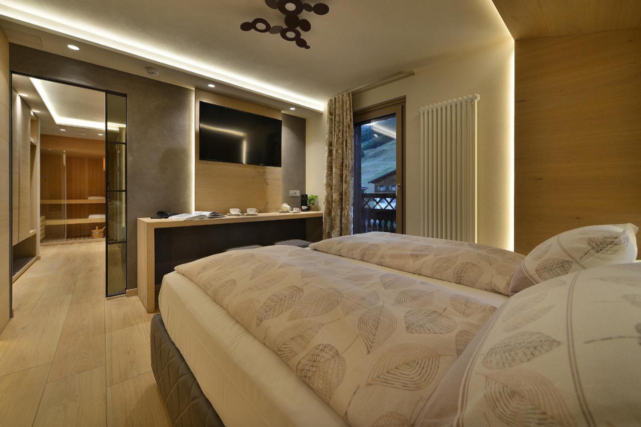 Hotel Compagnoni Livigno Exteriör bild