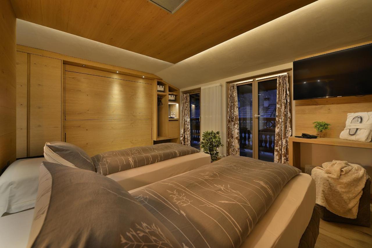 Hotel Compagnoni Livigno Exteriör bild