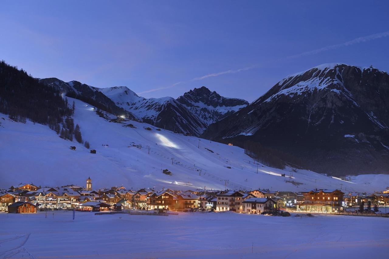 Hotel Compagnoni Livigno Exteriör bild