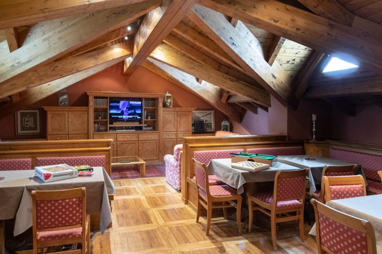 Hotel Compagnoni Livigno Exteriör bild