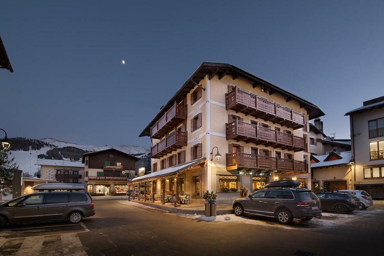 Hotel Compagnoni Livigno Exteriör bild