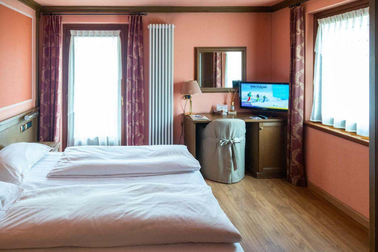 Hotel Compagnoni Livigno Exteriör bild