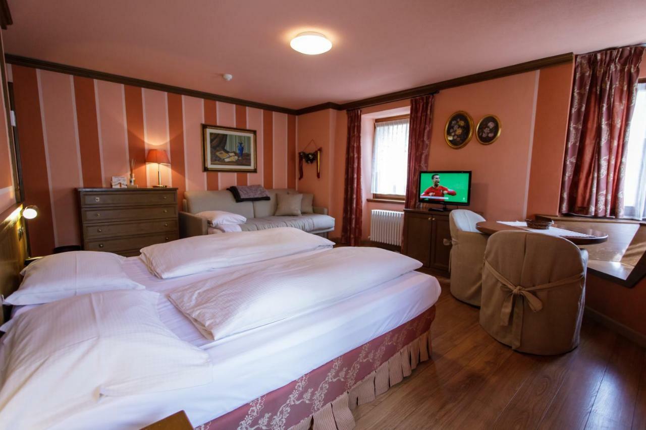 Hotel Compagnoni Livigno Exteriör bild